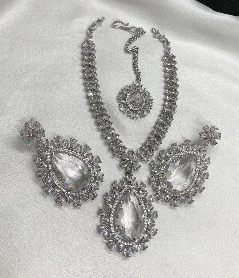 Emerald Bridal Necklace