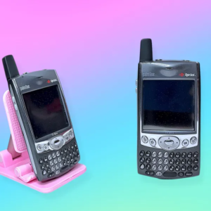 Vintage Y2K Mobile Cell Phone PalmOne.