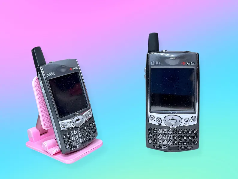 Vintage Y2K Mobile Cell Phone PalmOne.