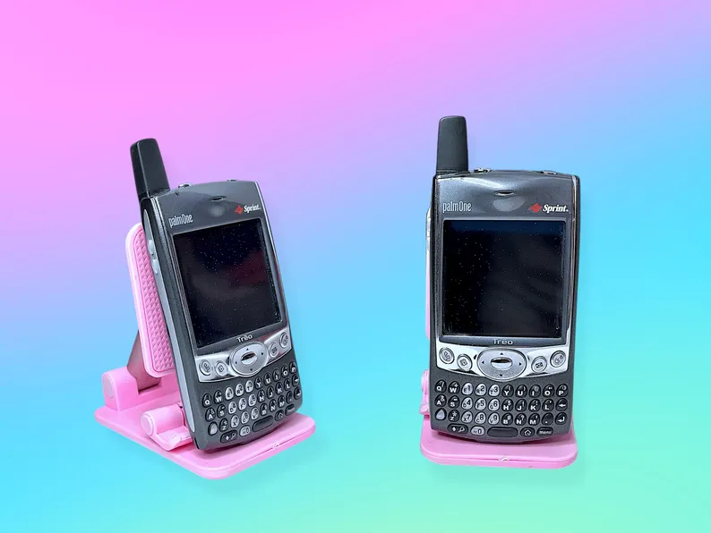 Vintage Y2K Mobile Cell Phone PalmOne.