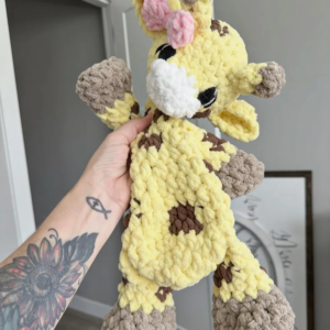 Crocheted Giraff Plushie - Stuffed Animals - Nellas Cottage - Giraffe - Baby Giraffe - Plushie - Giraffe Amigurumi - Crochet - Handmade